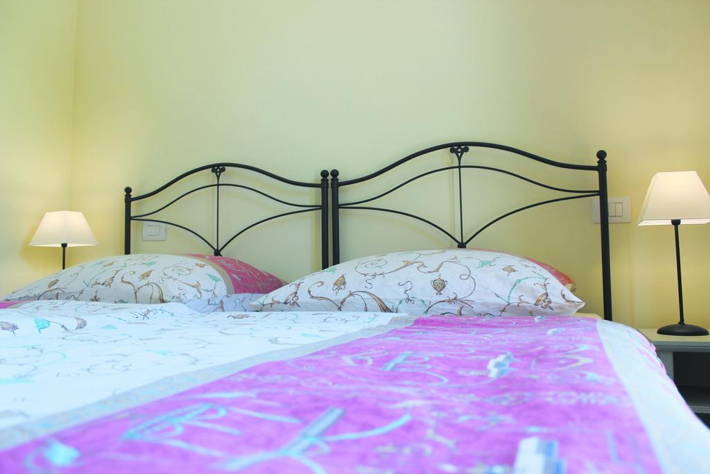 Alta Villa The Countryhouse Adults Only Boutique Bnb Vigliano d'Asti Zimmer foto